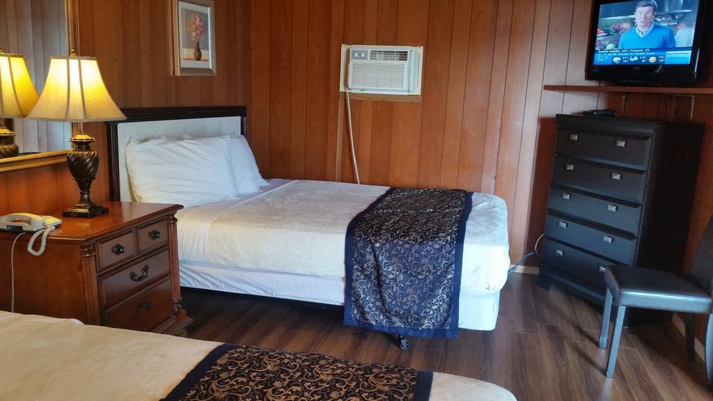 Blue Mountain Motel Pincher Creek Phòng bức ảnh