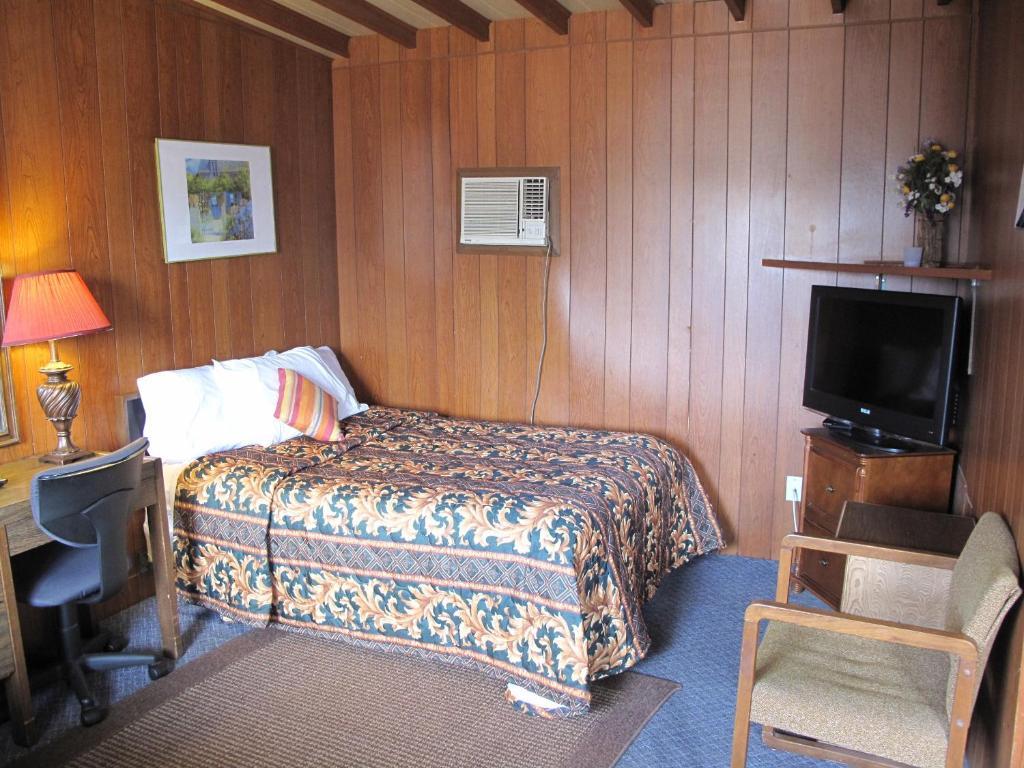 Blue Mountain Motel Pincher Creek Phòng bức ảnh