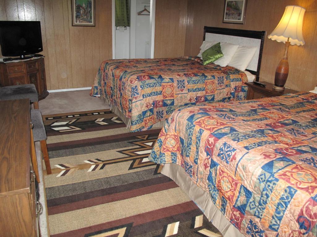 Blue Mountain Motel Pincher Creek Phòng bức ảnh