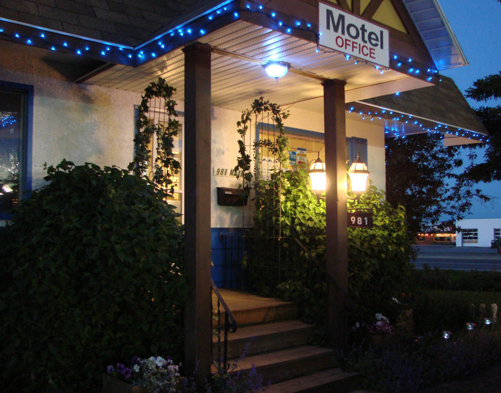 Blue Mountain Motel Pincher Creek Ngoại thất bức ảnh