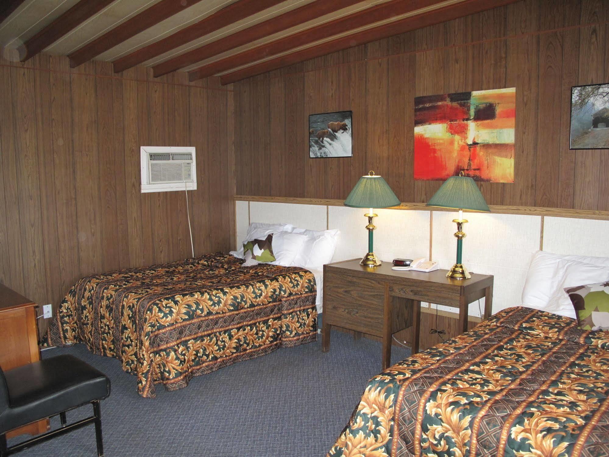 Blue Mountain Motel Pincher Creek Ngoại thất bức ảnh